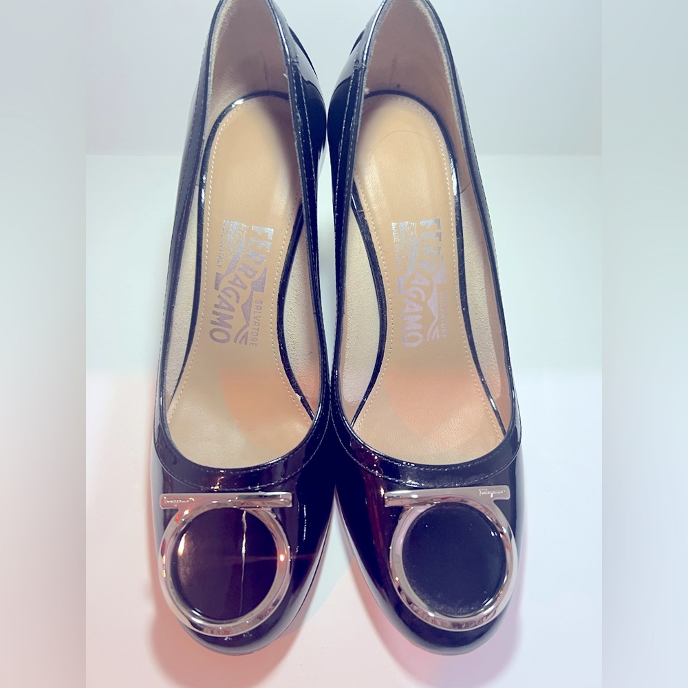 Like new Salvatore Ferragamo black patent leather stylish block heels